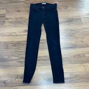 Women’s Levi 711 skinny jeans